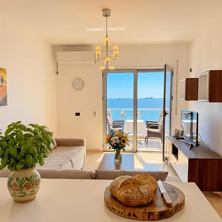 Beachfront- Sea View 105 Apartament Durrës
